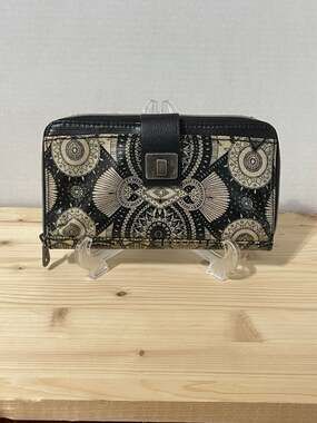 Sakroots Black and White Mandala Large Smartphone Crossbody Wallet Wristlet